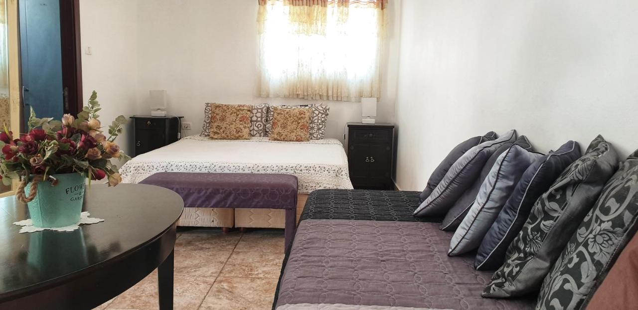 Villa Martini Dead Sea Neve Zohar Exterior foto