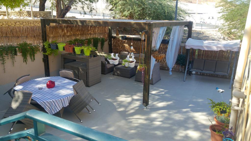 Villa Martini Dead Sea Neve Zohar Exterior foto